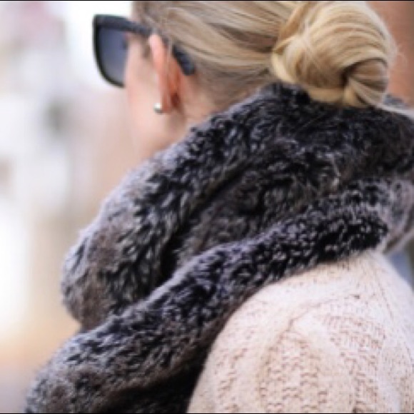 Ann Taylor infinity Faux Fur Scarf - Picture 10 of 10